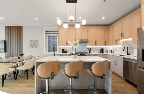 Tri-Taylor Apartment | Modern 2BD 2BD Condo with Parking in Tri Taylor