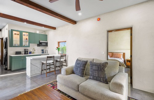 Catalina Foothills Estates House | Modern 2BD Foothills Retreat w/Catalina Views