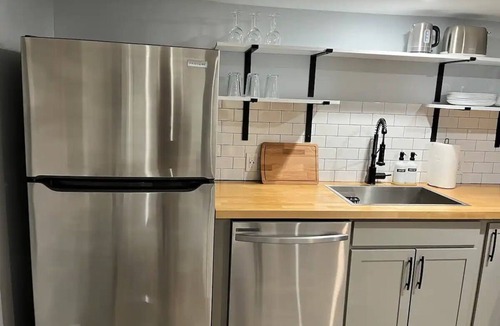 Silver Spring House | Modern 2bd Getaway Walk to Metro Free Parking