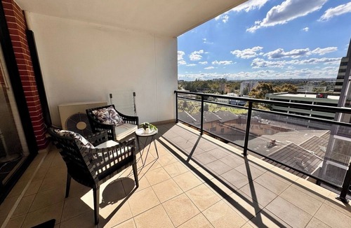 Parramatta Apartment | Modern 2Bdr Apt 7mins to Paramatta Train Station
