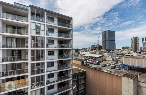 Parramatta Apartment | Modern 2Bdr Apt 7mins to Paramatta Train Station