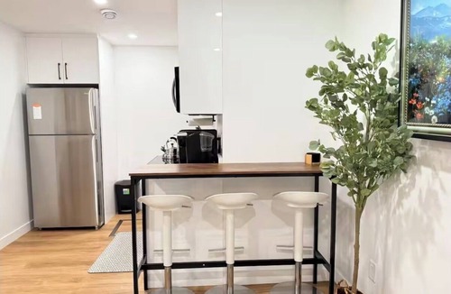 Regina House | Modern 2BDR suite in Harbour Landing Near Airport