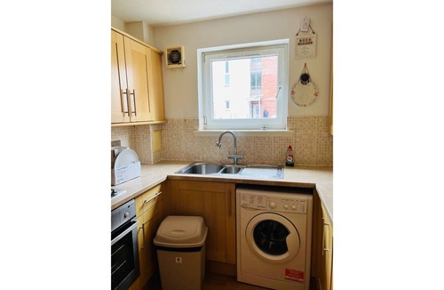 Seafield Villa | Modern 2bed 2bath serviced Apartment