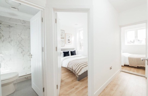 Cranbrook Apartment | Modern 2Bed Flat-Ilford, London