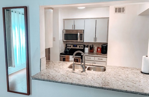 Far North Dallas Condo | MODERN 2BEDROOM 2 BATHROOM IN A PRIVATE CONDO GATED COMMUNITY