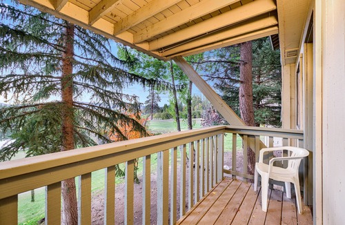 Big Bear Lake Apartment | Modern 2BR/2.5BA Resort Condo: Attached Garage, Pond Views & Steps to Resort