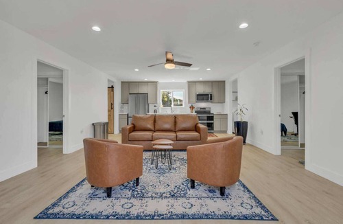 Sacramento House | Modern 2BR/2BA Close to Downtown