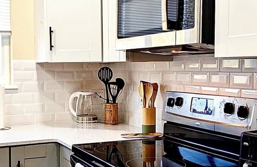 Little River Condo | Modern 2BR 2BA Pool view sleeps 6 near Cherry Grove Beach
