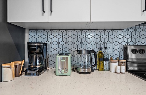 Downtown Minneapolis Apartment | Modern 2BR/2BA with Parking near Downtown