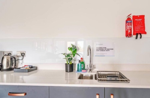 Walton-on-Thames Apartment | Modern 2BR Apartment w/Balcony, WiFi, Parking