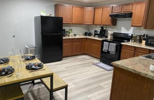Asheboro Apartment | Modern 2BR Aparment near NC ZOO w Parking