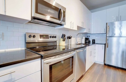 Groveton Apartment | Modern 2BR Apt at Alexandria’s Premier Community