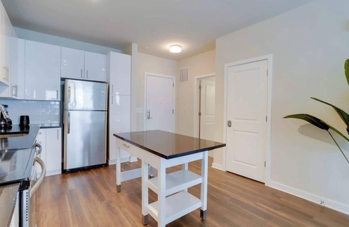 Groveton Apartment | Modern 2BR Apt at Alexandria’s Premier Community