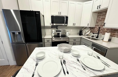 Cape Girardeau Apartment | Modern 2BR Apt w Electric Fireplace By KeenStays
