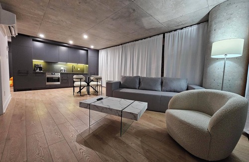 Griffintown Apartment | Modern 2BR Condo in Griffintown – Stylish & Convenient