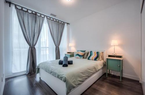 Yonge-Eglinton Apartment | Modern 2BR Condo in Midtown Toronto with Balcony