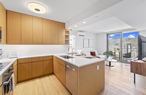 Ala Moana Apartment | Modern 2BR Condo | Pool & Sauna | Ala Moana