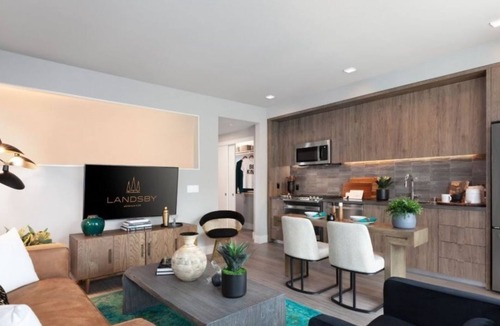 The Crossings Condo | Modern 2BR Condo at Landsby with Fire Pit & Pool