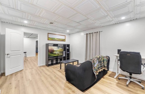 Edray Apartment | Modern 2BR Downtown | Greenbrier Trail Access