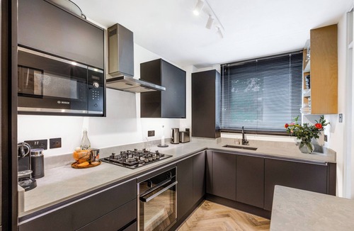 Hackney Downs Apartment | Modern 2BR Duplex in Clapton, 1min Rectory Rd. St.