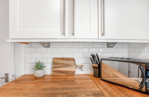 Croham Apartment | Modern 2BR Flat|Terrace|Free Parking|Rail Station