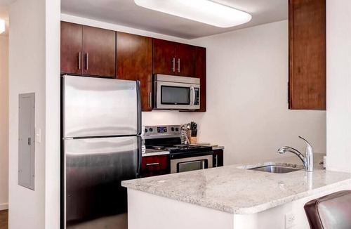 Hudson Exchange Apartment | Modern 2BR | Fully Equipped Kitchen | Near PATH by GLS