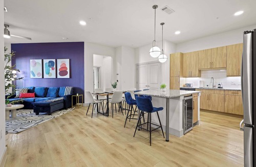 Far North Dallas Apartment | Modern 2BR, Galleria Dallas with Amenities