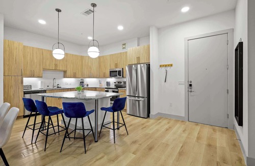 Far North Dallas Apartment | Modern 2BR, Galleria Dallas with Amenities