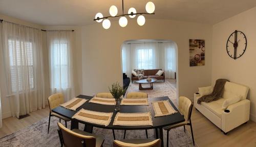 Revere Apartment | Modern 2BR Getaway Near Revere Beach