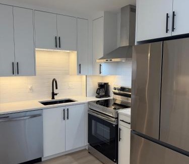 Revere Apartment | Modern 2BR Getaway Near Revere Beach