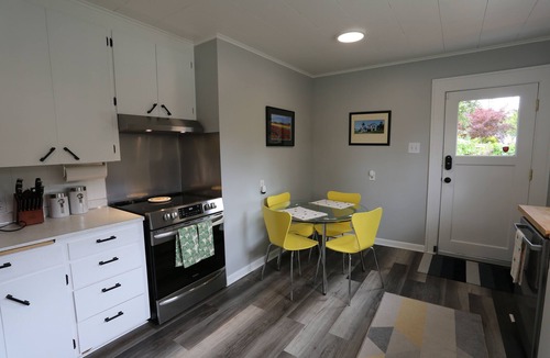 Licton Springs House | Modern 2BR/Green Lake + Light Rail/AC, W/D, Fast WiFi, Restaurants & Bars