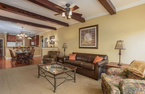 Branson Hotel | Modern 2BR Haven at Great Rock Resort