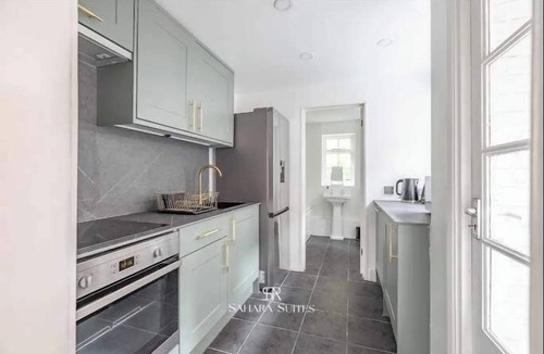 Windsor City Centre House | Modern 2BR Home-Contractor Stay-Windsor Castle