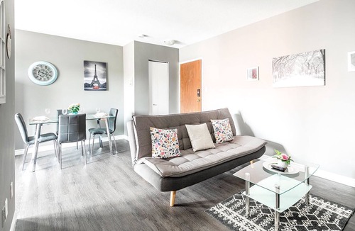 Rosedale Apartment | Modern 2BR - King Bed Apartment - PRIME Location!