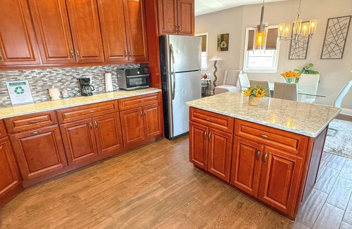 North Bergen Condo | Modern 2BR Living: Mins to NYC and Metlife Stadium