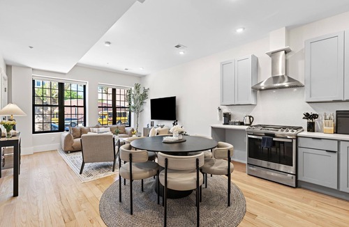 Hackensack River Waterfront Apartment | Modern 2BR Luxury Retreat w/Parking - Jersey City