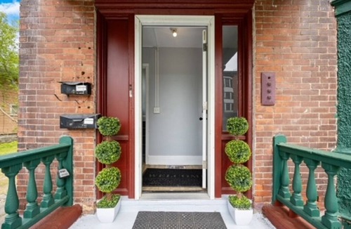 Southside Apartment | Modern 2BR Mins to Univ, Zoo, Destiny & Downtown