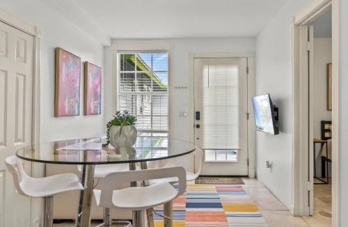 Grandview Heights House | Modern 2BR Oasis Heated Pool Near Downtown