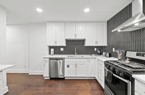 Merion Village House | Modern 2BR Retreat | Big Kitchen | Limited Deal