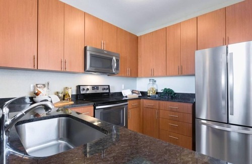 East San Mateo Condo | Modern 2BR Retreat in Bridgepointe w Pool