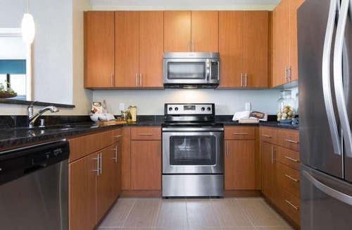 East San Mateo Condo | Modern 2BR Retreat in Bridgepointe w Pool