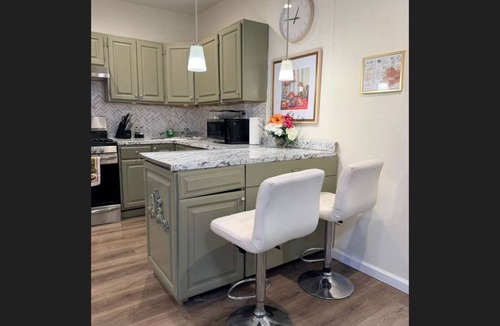 Deer Park House | Modern 2BR Retreat w/Full Kitchen & Living