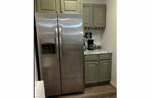 Deer Park House | Modern 2BR Retreat w/Full Kitchen & Living