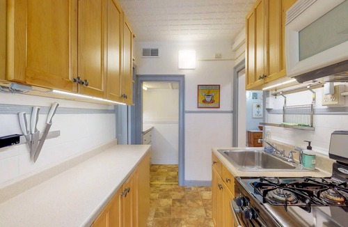 Troy Apartment | Modern 2BR Sanctuary - Corporate Stay Downtown Troy