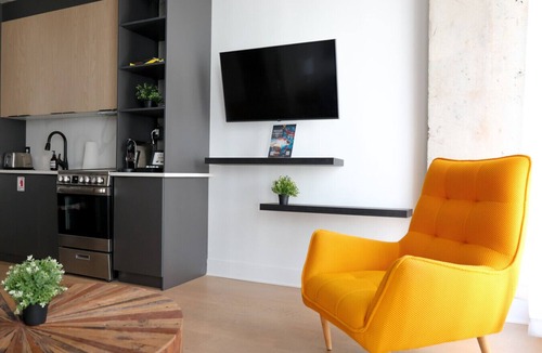 Old Montreal Apartment | Modern 2BR Suite Old Montreal A6