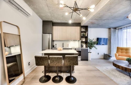 Old Montreal Apartment | Modern 2BR Suite Old Montreal A6