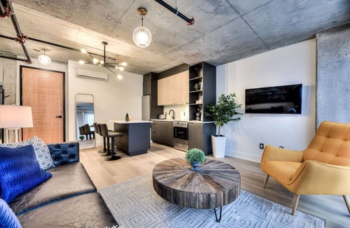 Cite Multimedia Apartment | Modern 2BR Suite Old Montreal F2