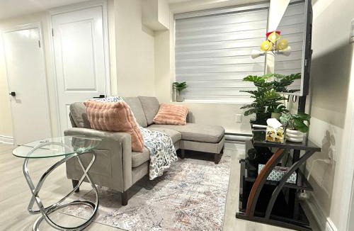 Woodstock Apartment | Modern 2BR Suite Private Entrance Parking New