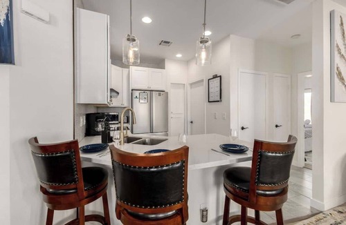 North Mountain Condo | Modern 2BR Townhouse |Shared Pool, Gym, Spa & More