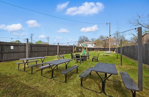 Haltom City Apartment | Modern 2BR Unit Hot Tub Outdoor Lounge